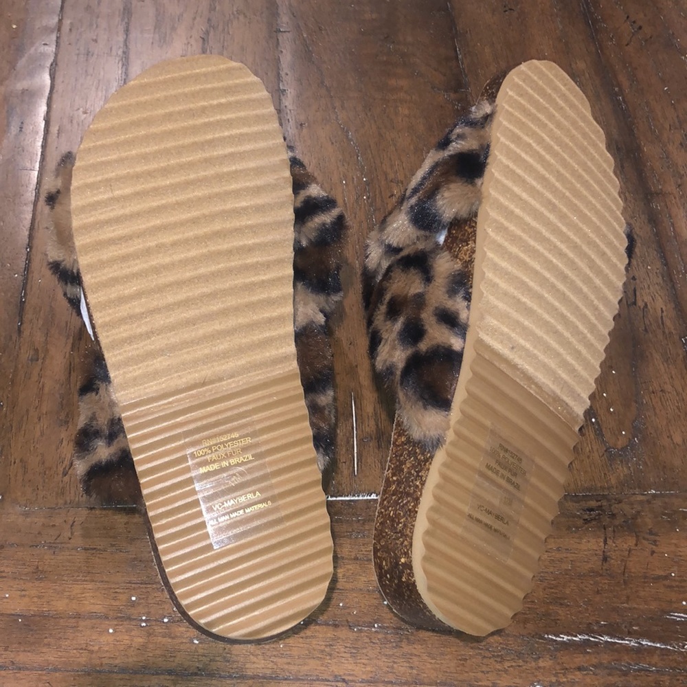 New cheetah print Vince camuto sandals - Picture 3 of 3